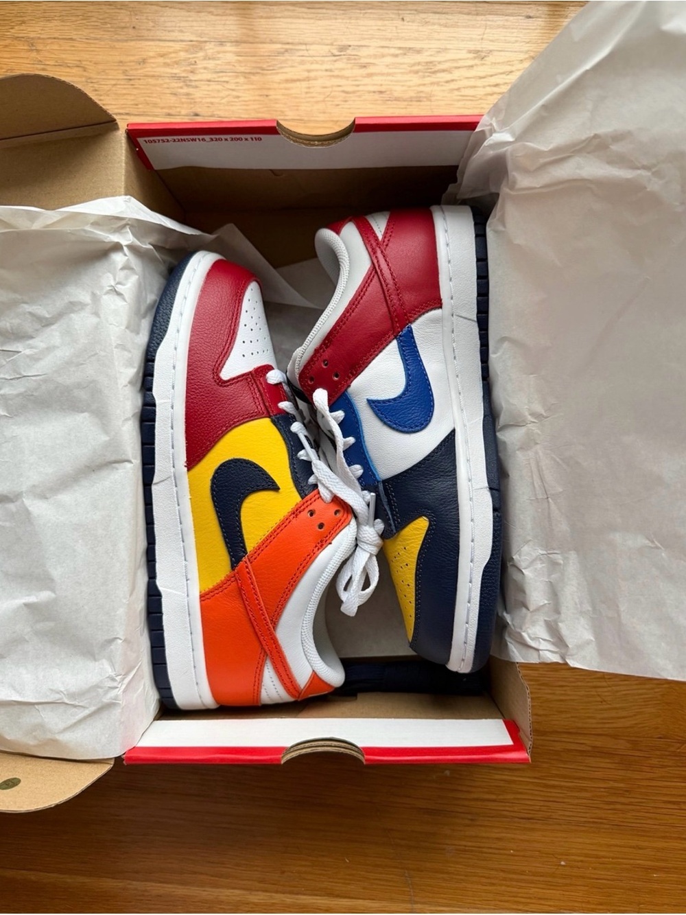 NWT Nike Dunk Low QS
CO.JP What The (2024)